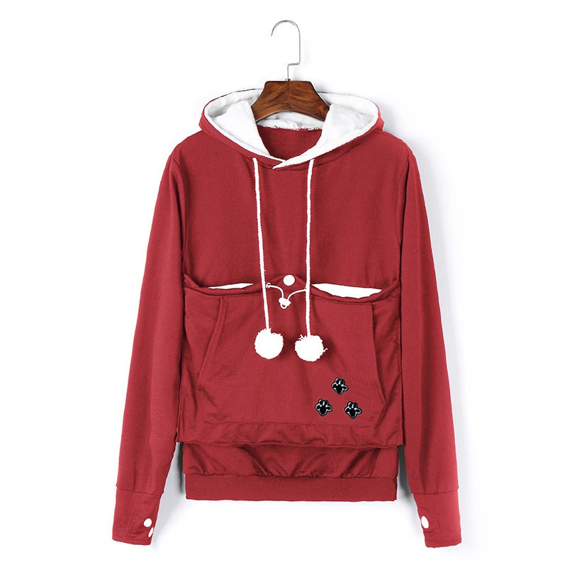 Practical women's hoodie with a kangaroo pocket
