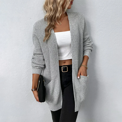 Stilvolle Damenstrickjacke Modern Cut - IdealeKleiden