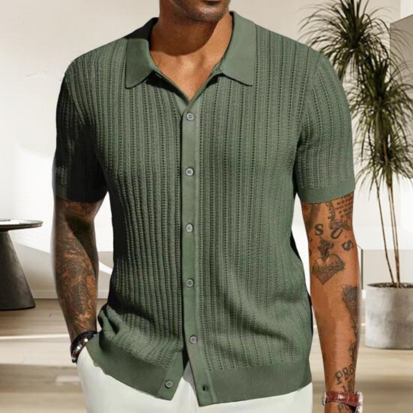 Men's Modern Short-Sleeve Pullover