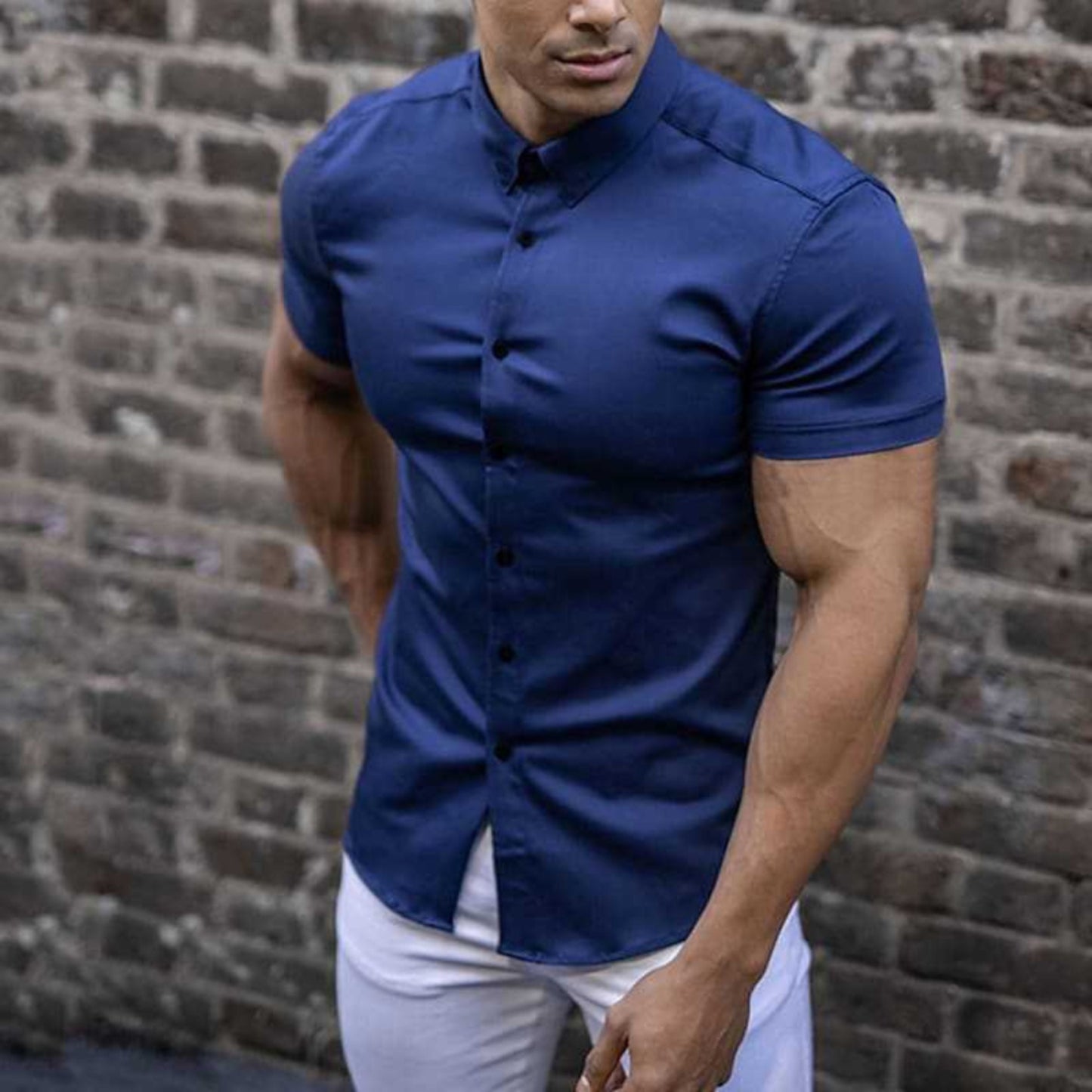 Classic men's short-sleeved collared shirt