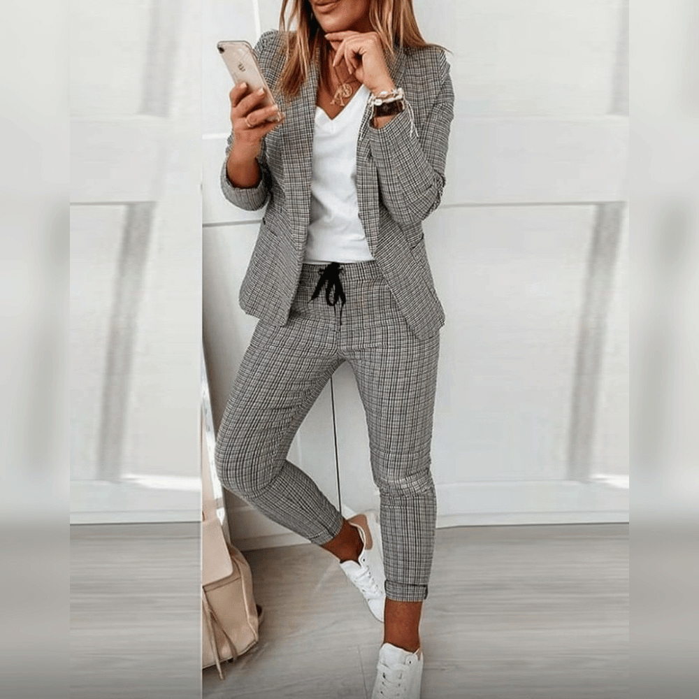 Lilly - Elegant and Comfortable Set
