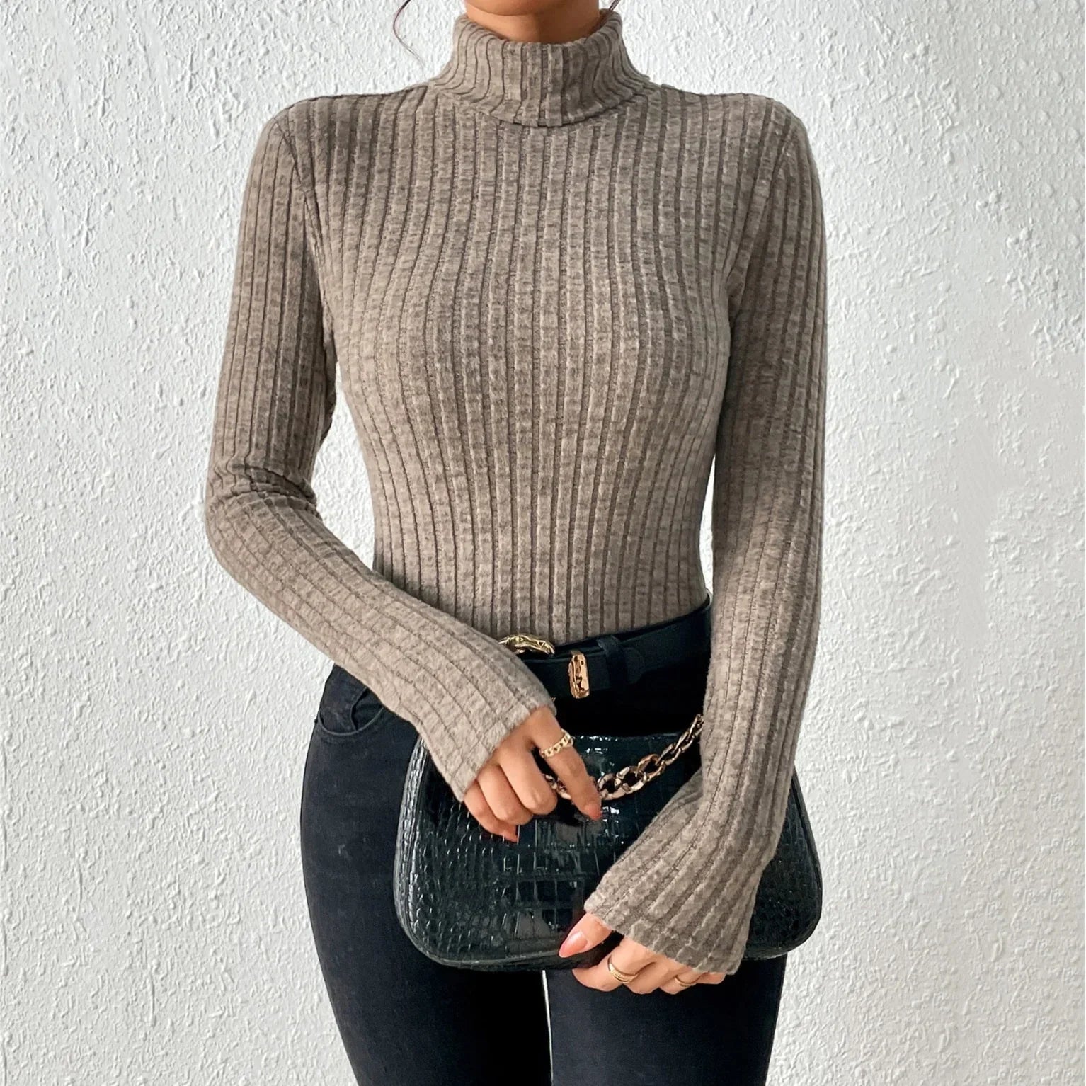 Elegantes Kleid mit hohem Kragen und schmalem Schnitt - IdealeKleiden