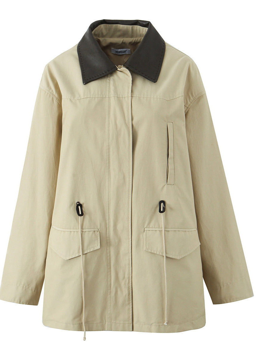 Fashionable Outdoor Jacket with Contrast Collar