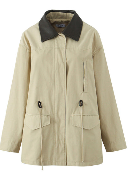 Fashionable Outdoor Jacket with Contrast Collar