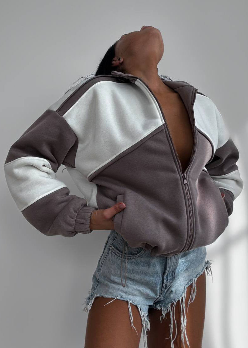Practical winter jacket Zipper closure