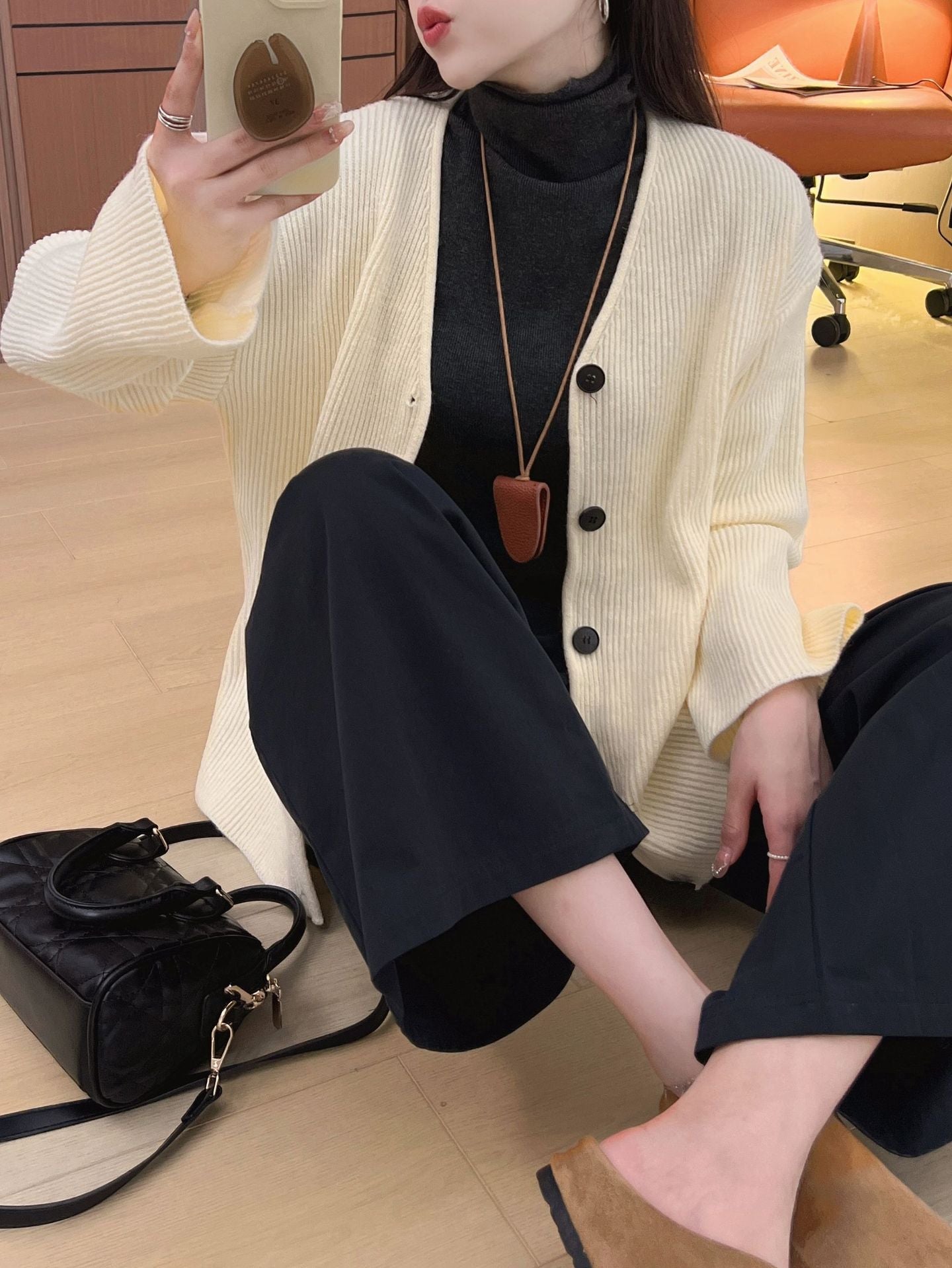 Women's Oversized Chunky Knit Off-Shoulder Cardigan