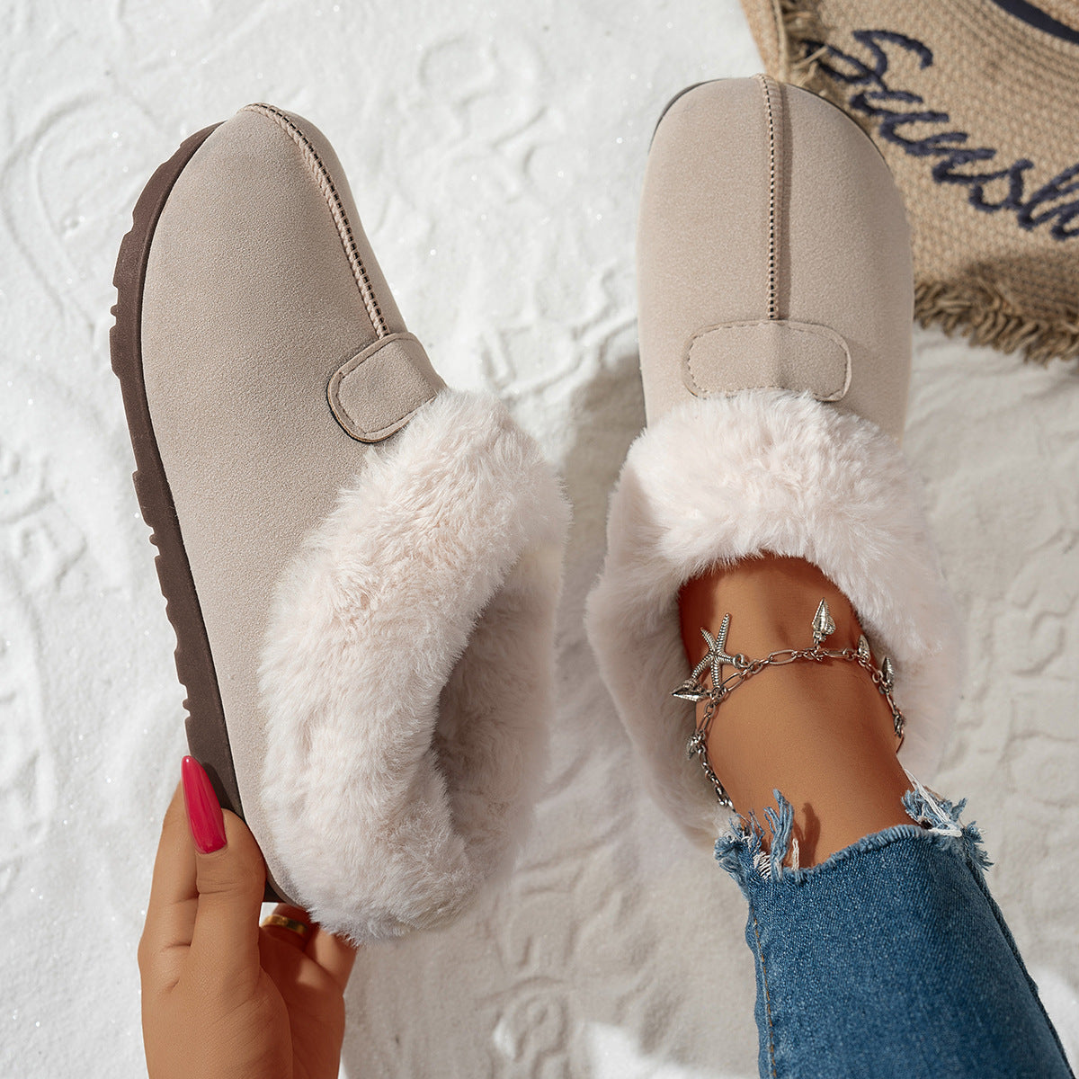 Women's Plush Slippers Soft and Warm