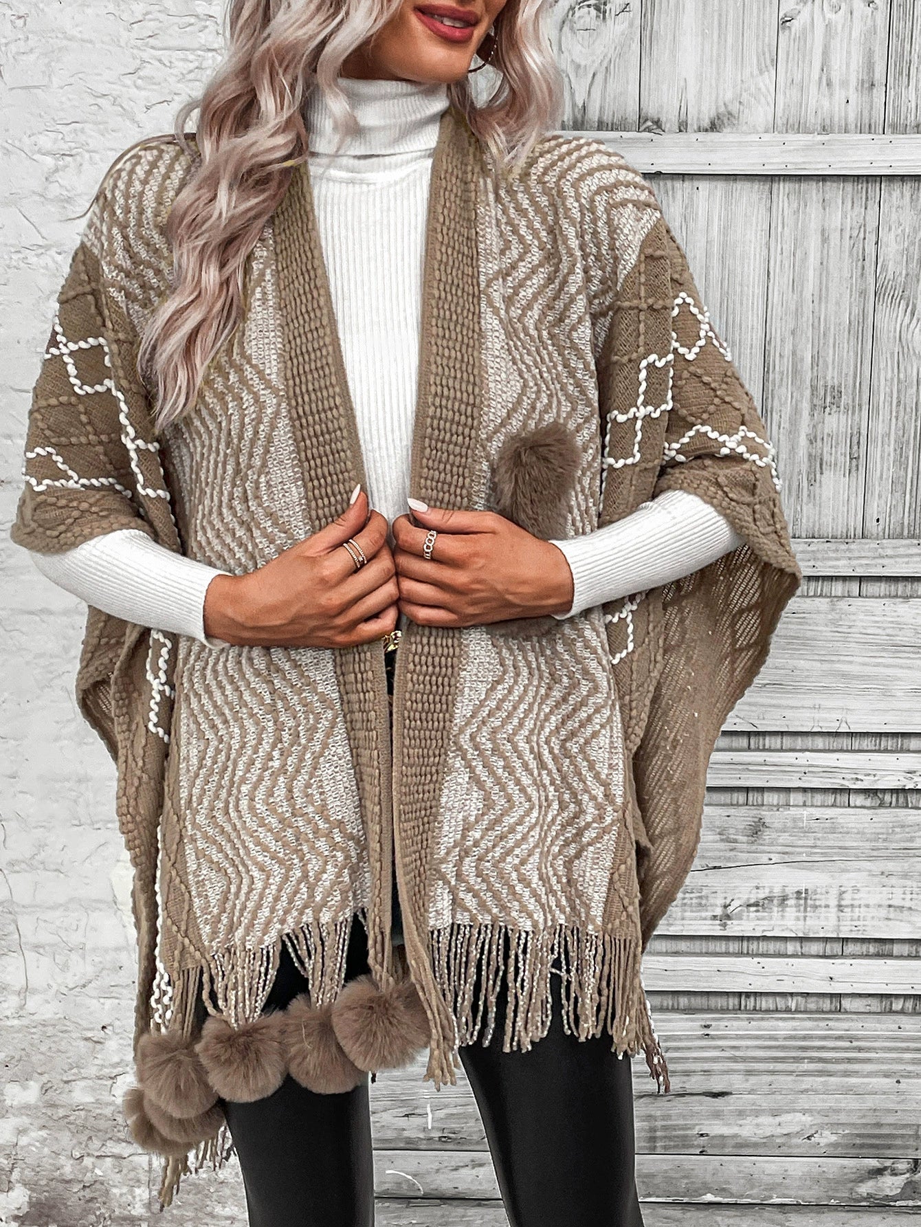 Oversize Cardigan Cape Scarf with Fringe V-Neck Boho Look
