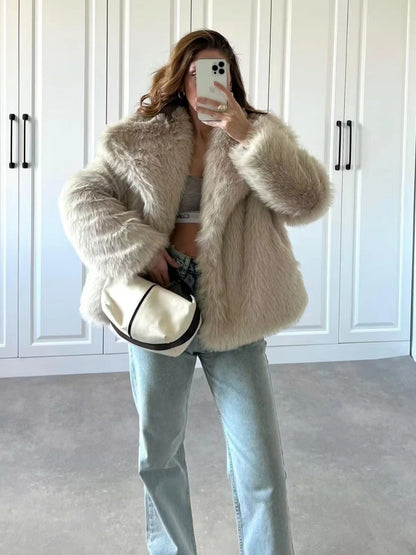 Soft Plush Jacket Cropped Cut Large Lapel