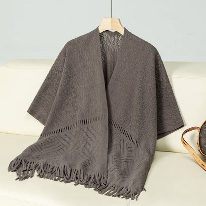 Women's Knitted Poncho Elegant Design Fringe Pattern