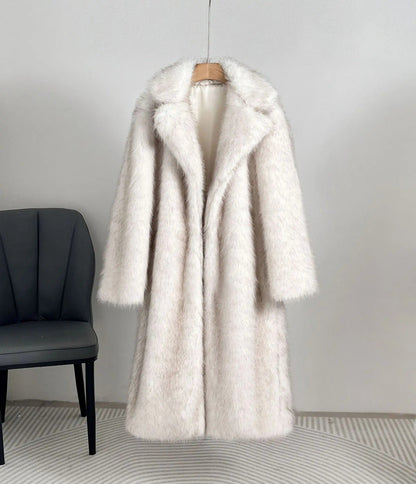 Women's Faux Fur Coat Elegant Design Generous