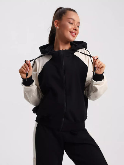 Women's Sporty Tracksuit Set Elegant Design