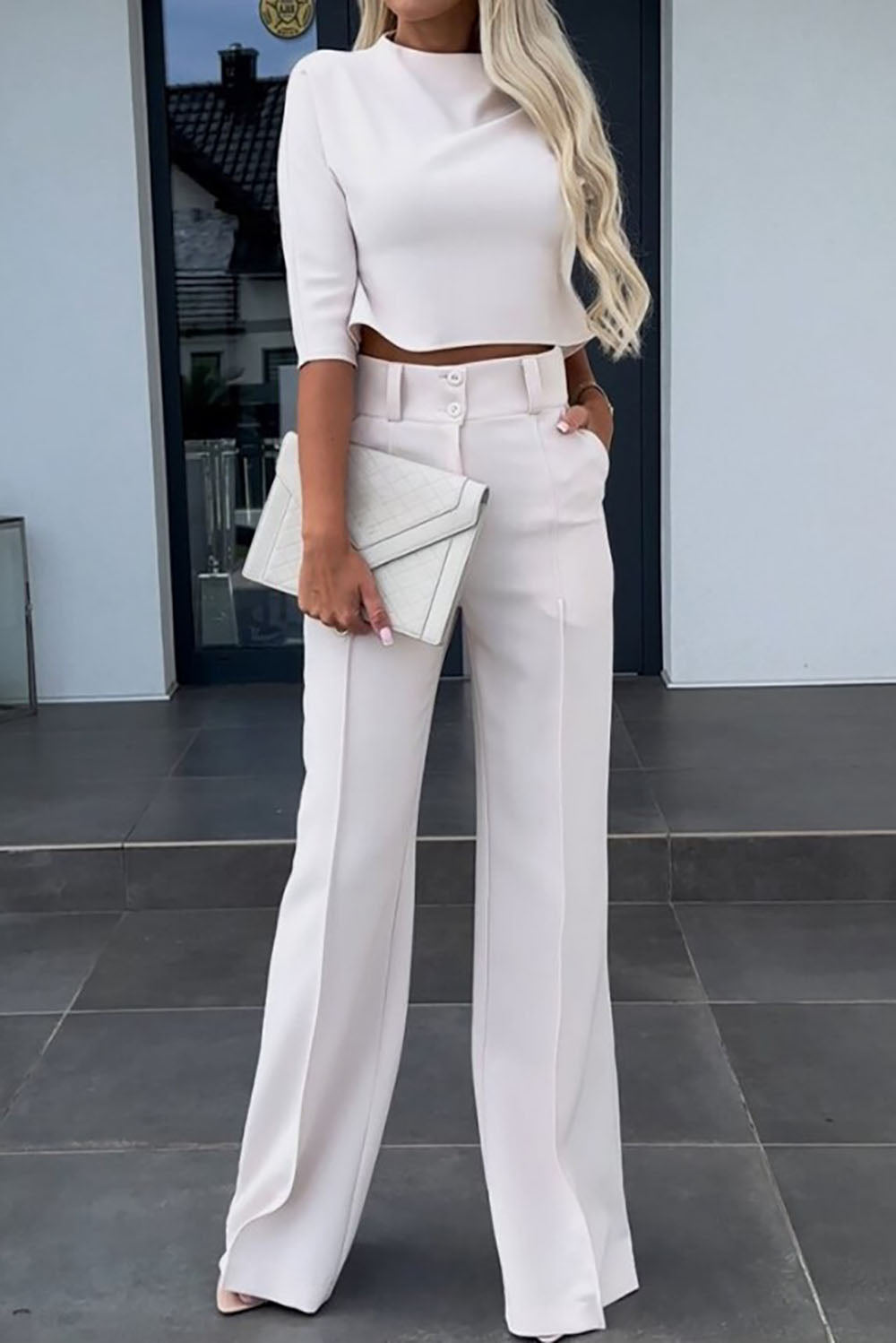 Stylish Women's Outfits | Wide Sweaters and Pants for Work and Leisure
