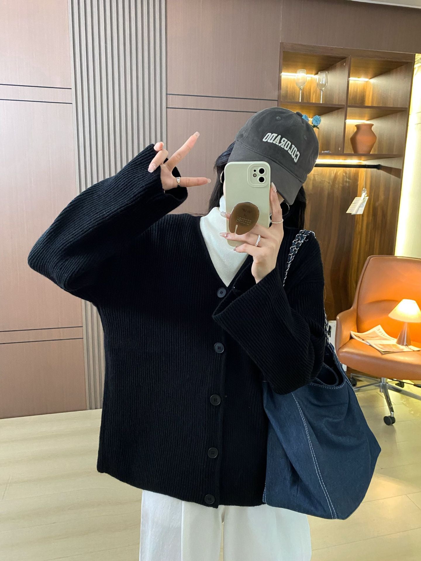 Women's Oversized Chunky Knit Off-Shoulder Cardigan