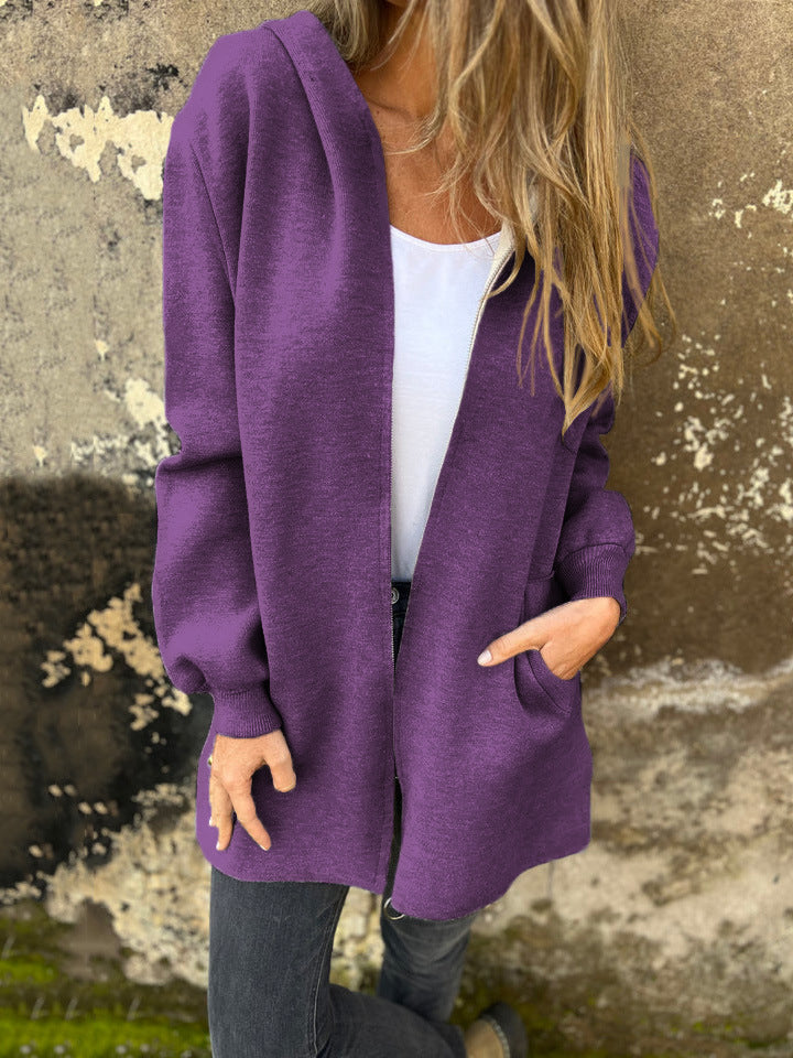 Comfortable Relaxed Fit Hoodie with Zipper and Pockets