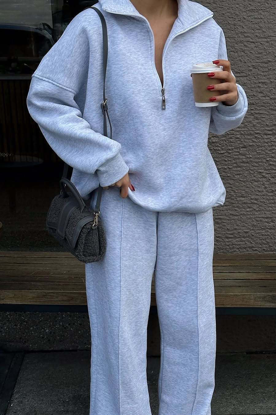 Fashionable Two-Piece Set: Pullover Sweatshirt and Jogging Pants