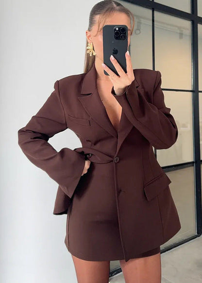 Elegantes Frauenkleid Taillierte Figur - IdealeKleiden