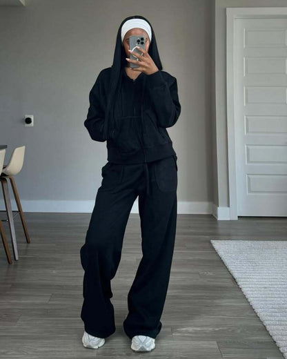 Women's Sporty Hoodie and Sweatpants Set Comfortable