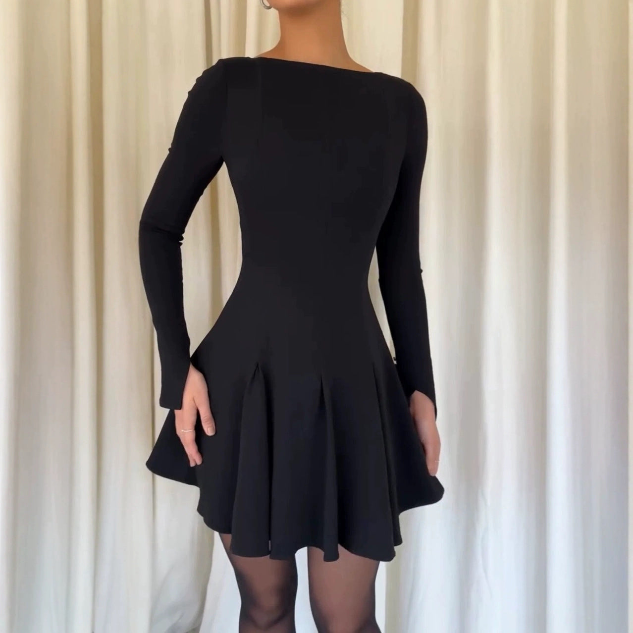 Elegant Women's Dress with Flared Skirt and Long Sleeves