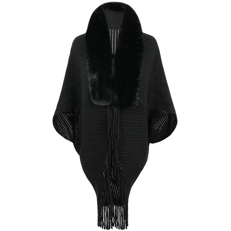 Damen Poncho Luxus Strick mit Kunstfellkragen und Fransen