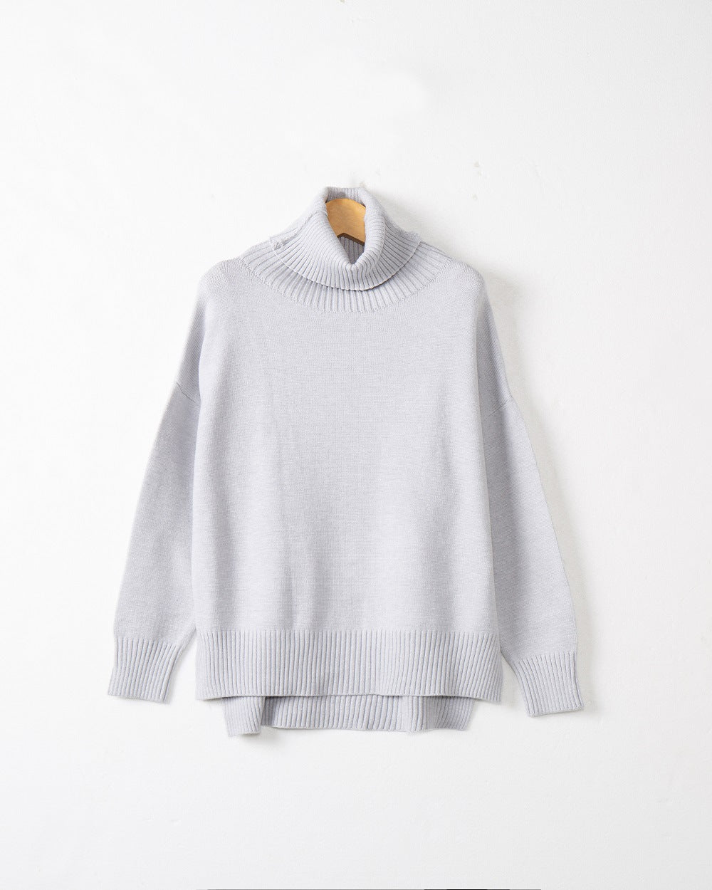 Women's Comfortable Modern Turtleneck Sweater