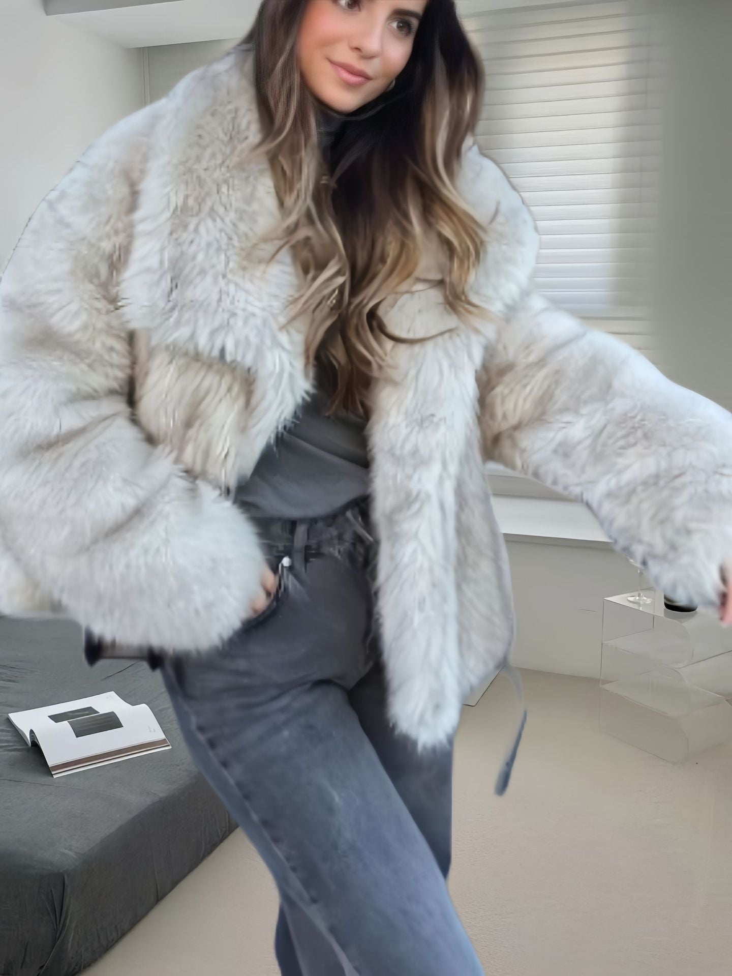 Women's Soft Elegant Long Fur Jacket