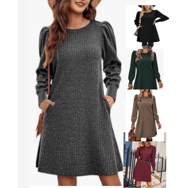 Damen Pulloverkleid Rüschendetails Seiten-Taschen - IdealeKleiden