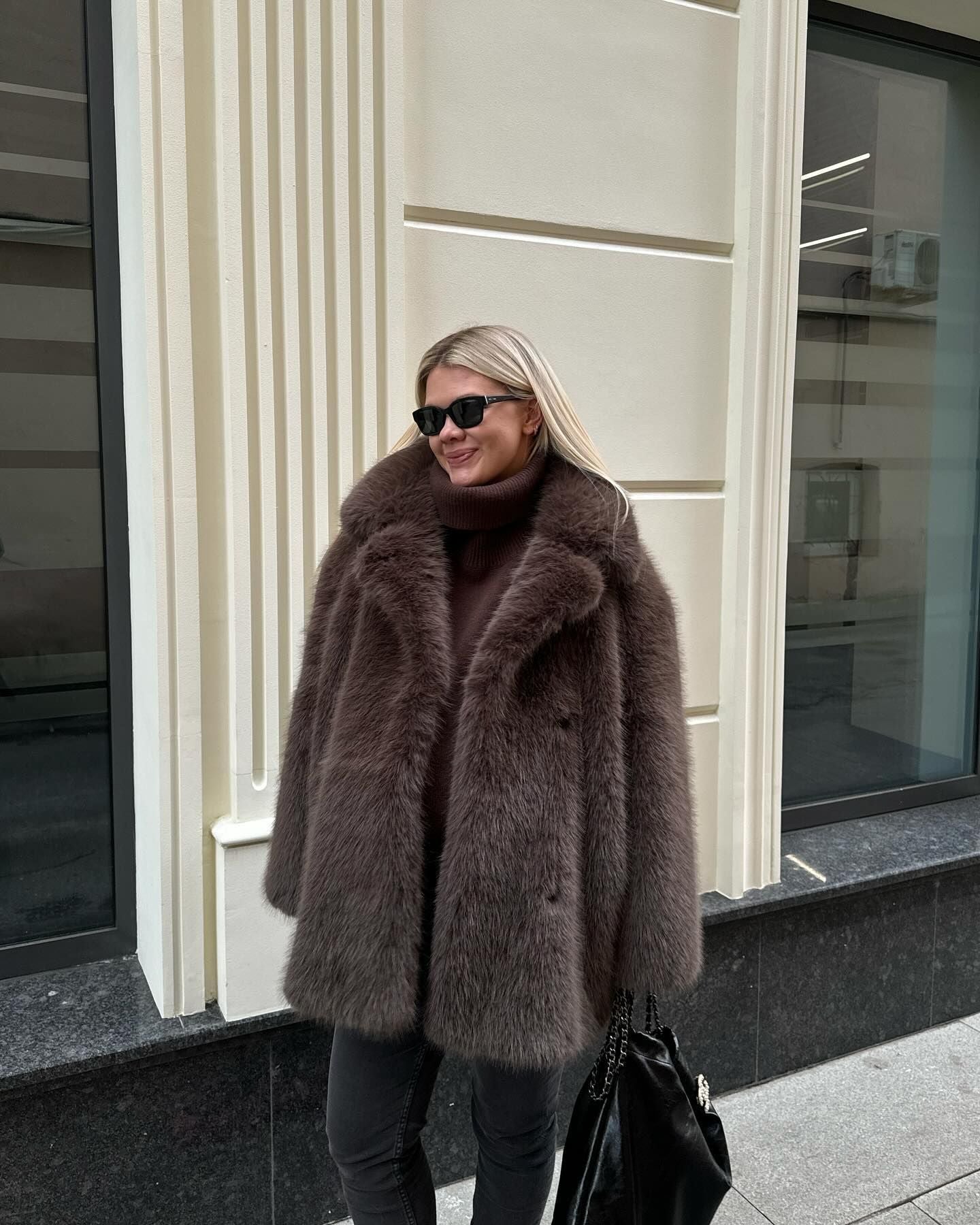 Women's Luxury Faux Fur Jacket Voluminous Sleeves