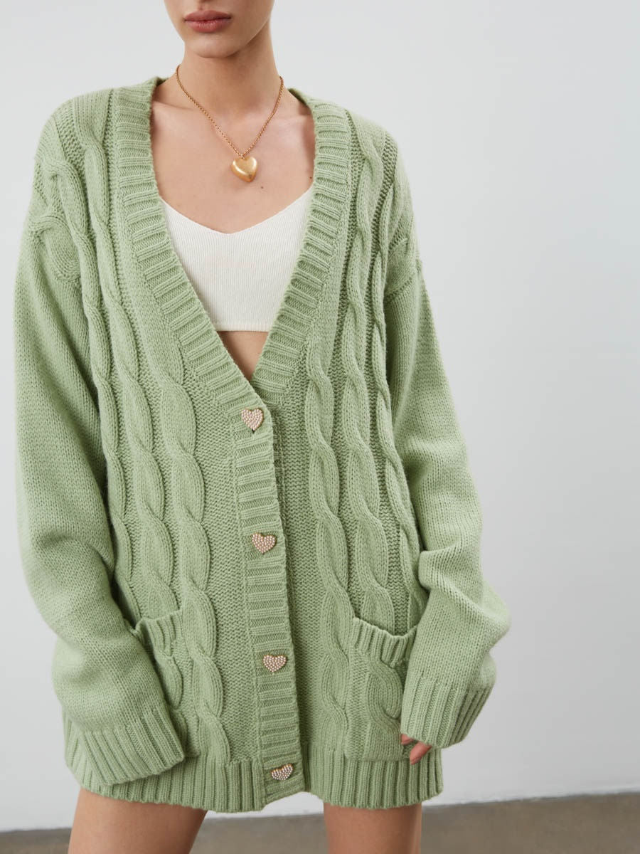 Große Strickjacke Oversize Herzknöpfe - IdealeKleiden