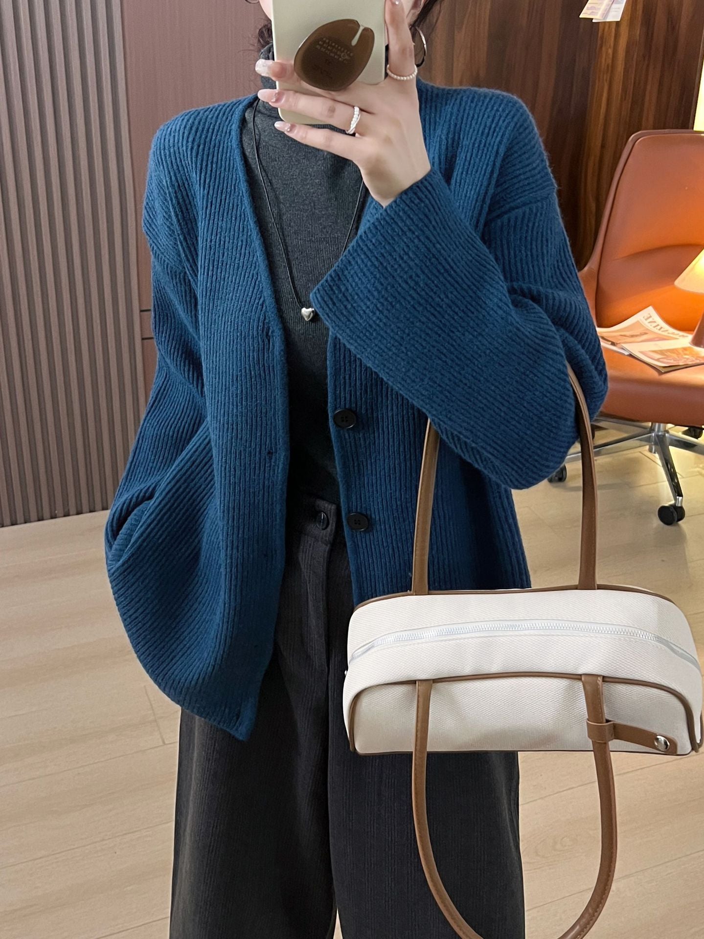 Women's Oversized Chunky Knit Off-Shoulder Cardigan