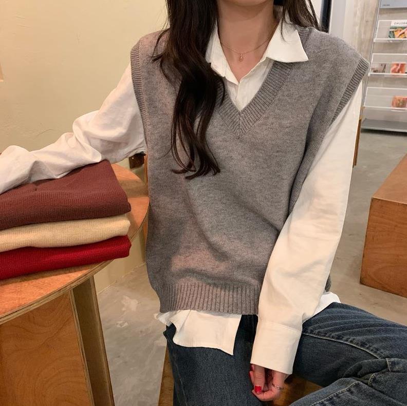Women's Knitted Vest Sleeveless V-Neck Fashionable