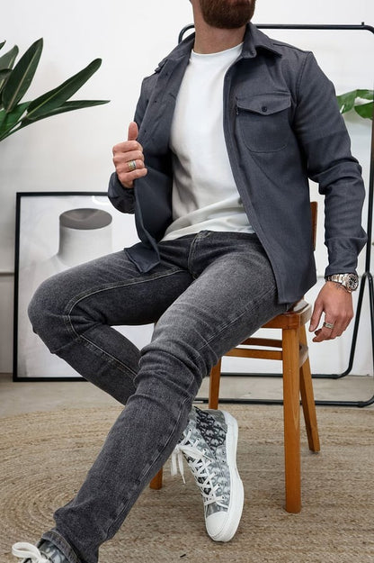 Men's Modern Overshirt Buttons and Pockets