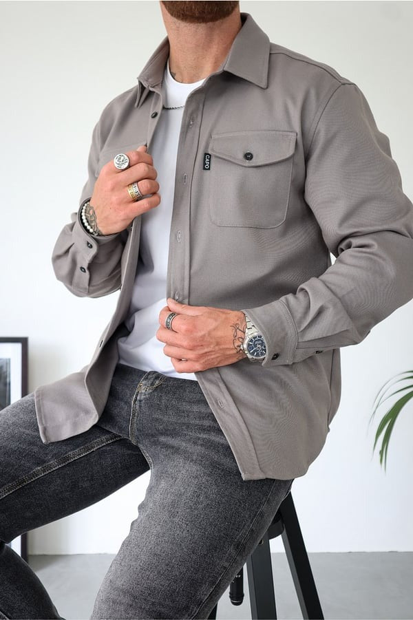 Men's Modern Overshirt Buttons and Pockets
