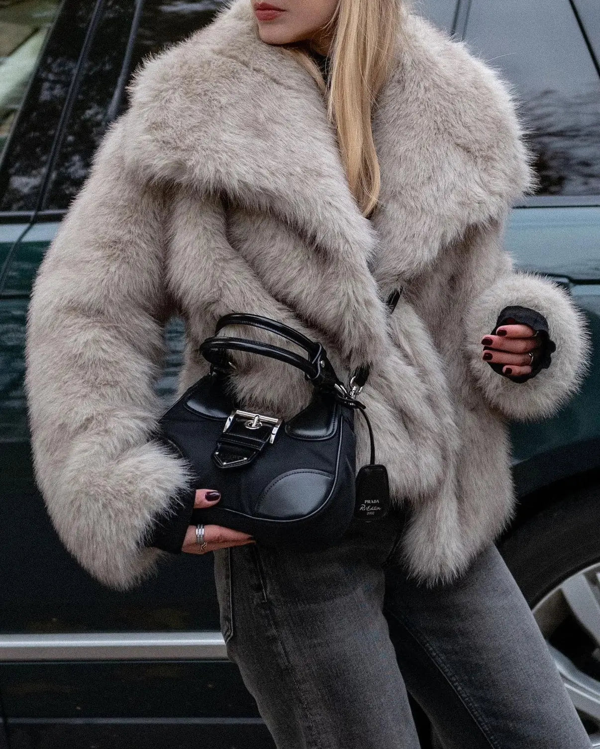 Stylische Damenjacke Kunstpelz - IdealeKleiden