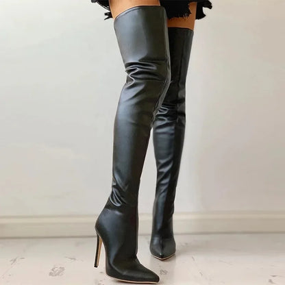 Kniehohe Stiefel Mit Absatz