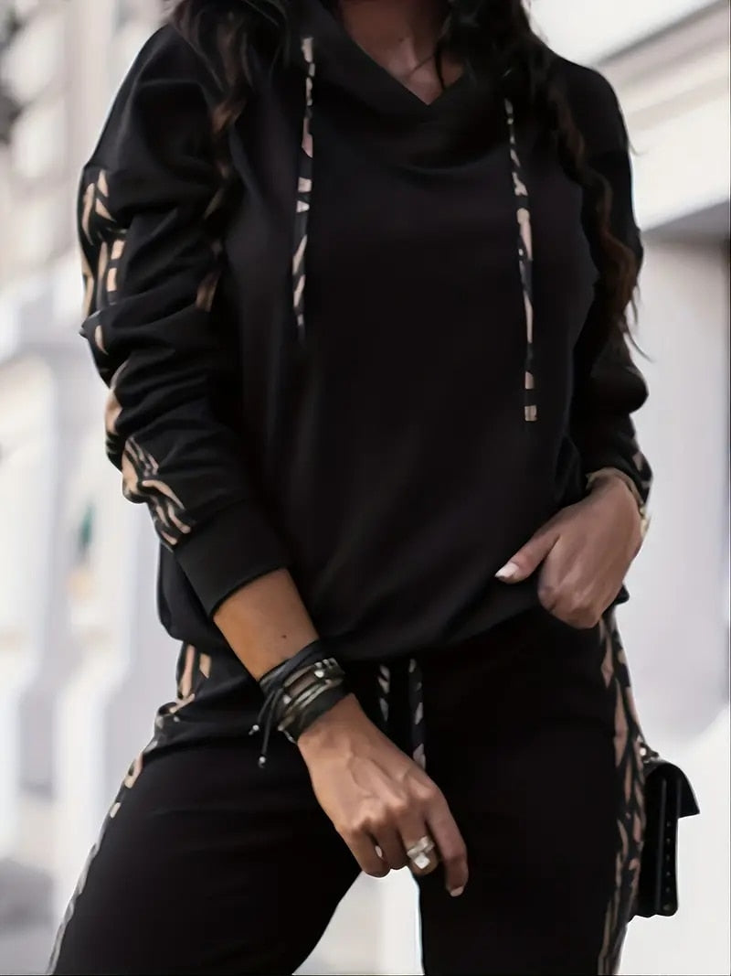 Casual Set: Pants and Hooded Sweatshirt Sporty
