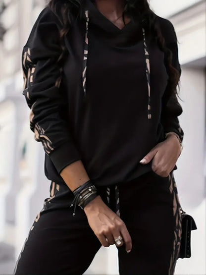 Casual Set: Pants and Hooded Sweatshirt Sporty