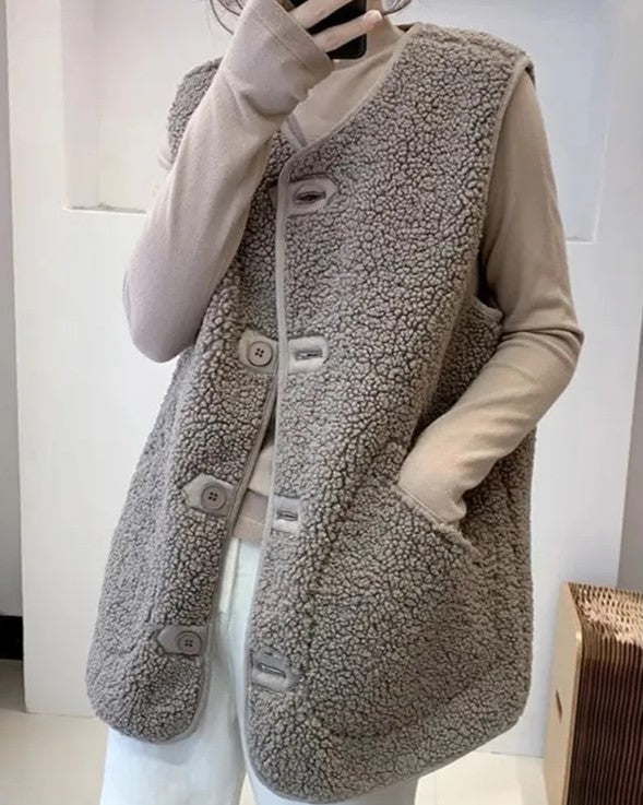 Elegant Wool Vest Women's Scarf Luxury Look