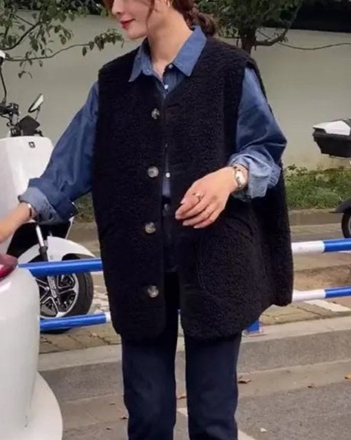 Elegant Wool Vest Women's Scarf Luxury Look