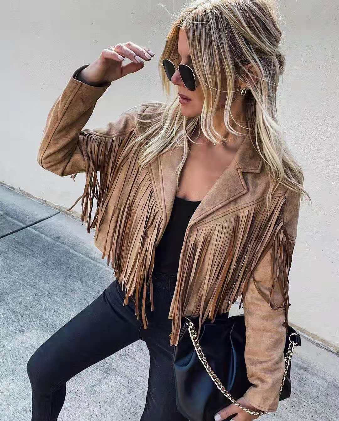 Stylish women's jacket with fringes