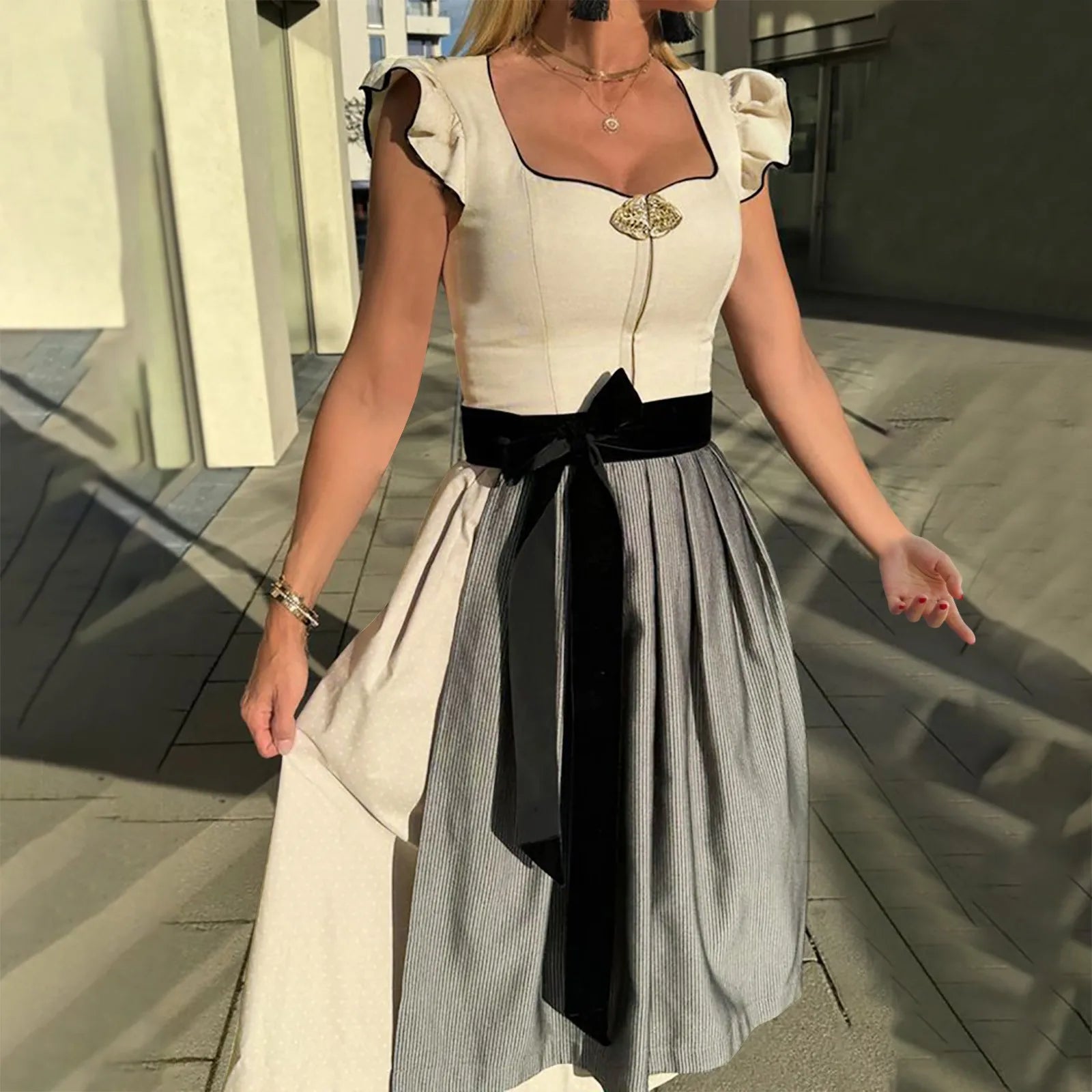 Dirndl Kleid Oktoberfest Stil - IdealeKleiden
