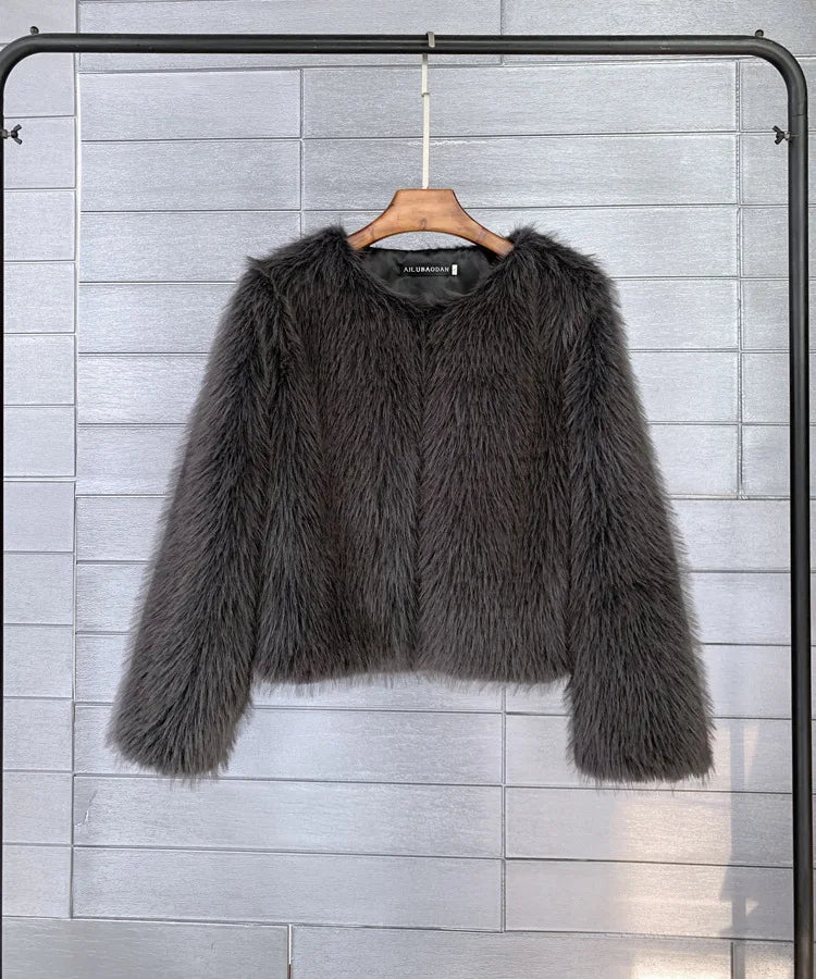 Elegant Winter Coat Modern & Versatile