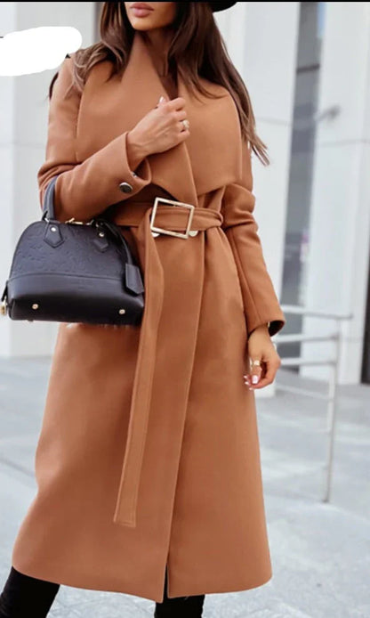Elegant women's wool coat with belt