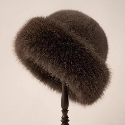 Elegant Women's Hat Spring Trend
