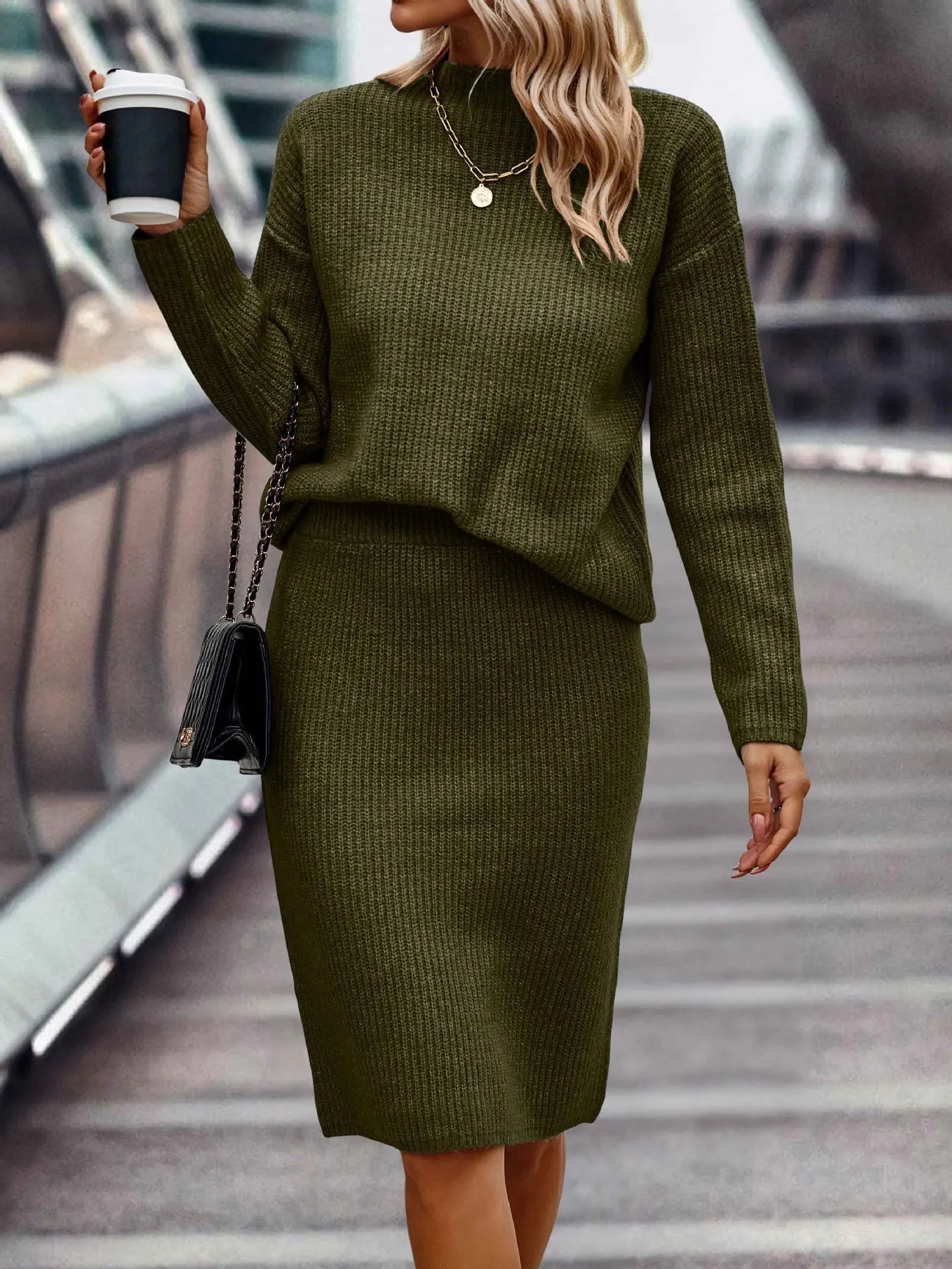 Fashionable 2-Piece Outfit for Women