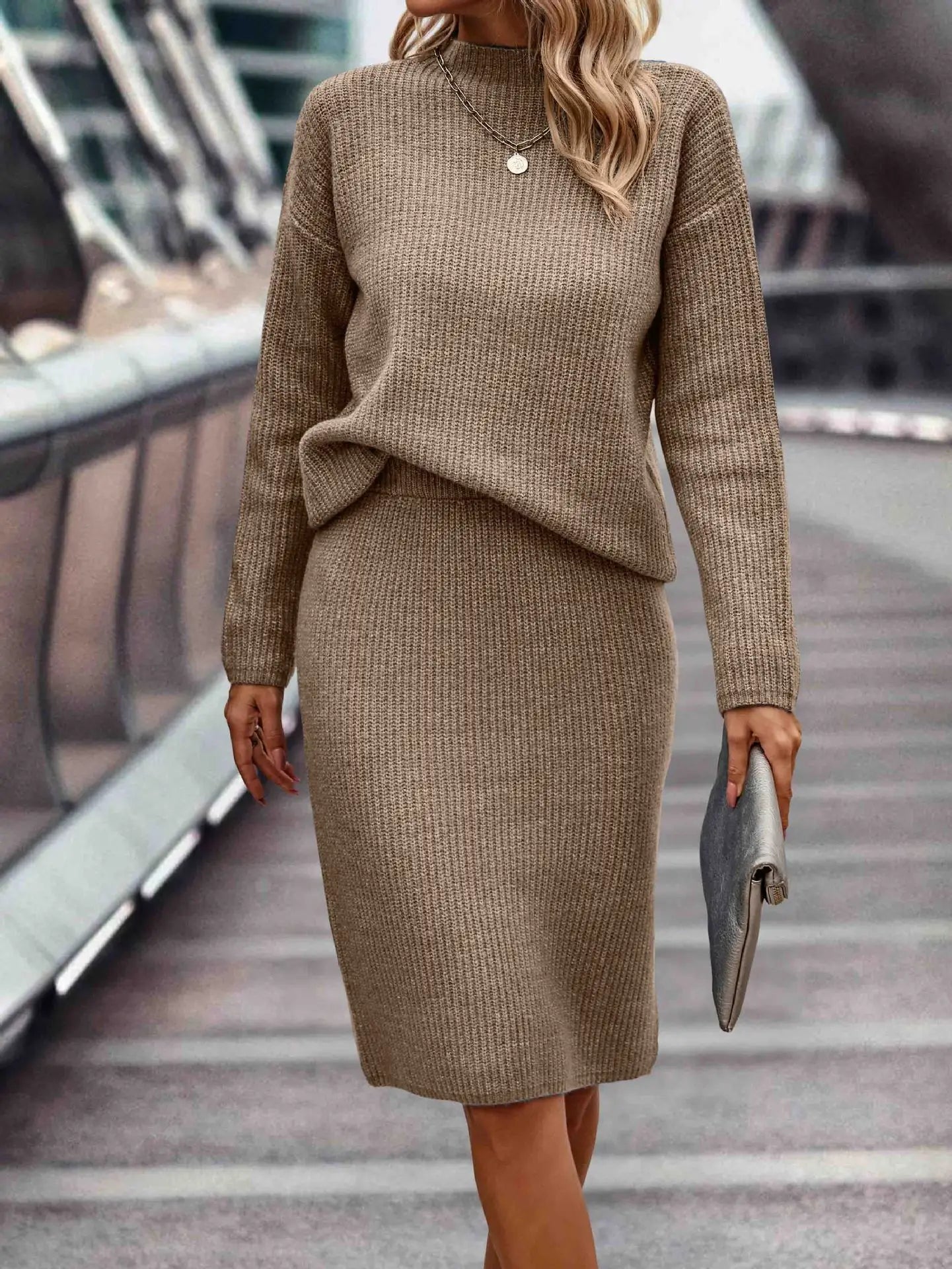 Fashionable 2-Piece Outfit for Women