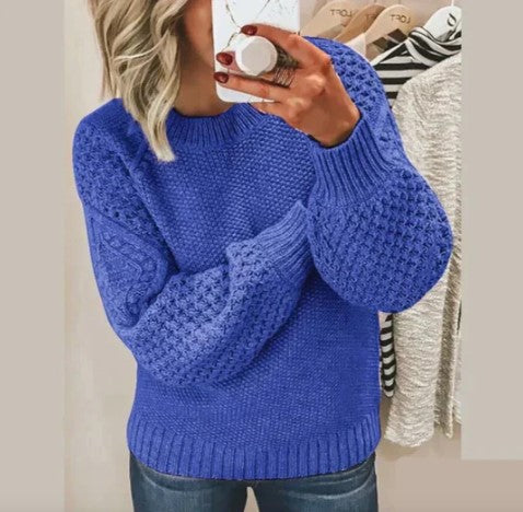 Fashionable pullover with graphic print