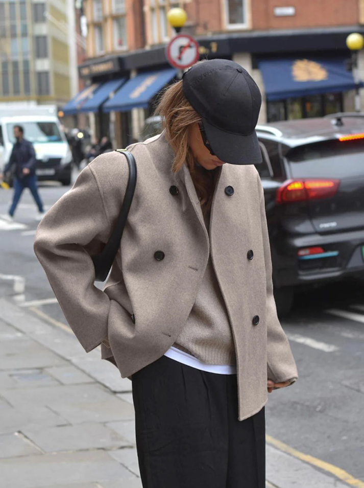 Modischer Damenmantel Oversized Schnitt