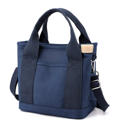 Stylish travel bag with plenty of storage space