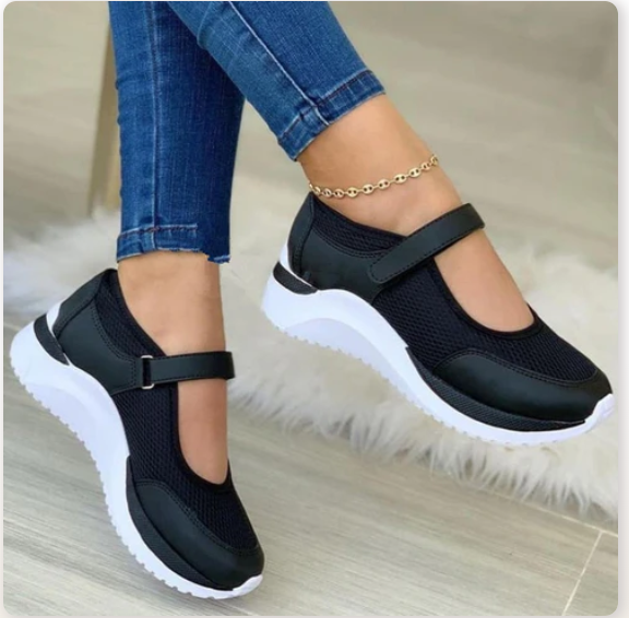 Stylische Sneaker mit dicken Sohlen
